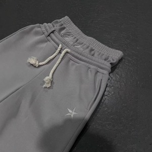Nouvel arrivage de pantalons de survêtement à taille élastique double couche pantalon avec logo brodé personnalisé pantalon évasé en coton polaire pour homme - Product Image 5