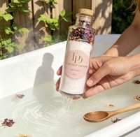 Botol Kaca Bening Penutup Gabus Dewdrop Dream dengan Bunga Mawar Kering, Garam Mandi Aromaterapi, Garam Epsom untuk Spa Soak, Logo Kustom OEM ODM