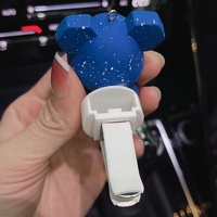 Accessoires de voiture Pendentif Original Cartoon Tide Cool Gradient Ornament Bear Doll Car Decoration Aromatherapy