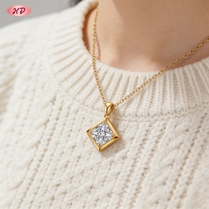 เฮงเดียน ขายส่งสร้อยคอผู้หญิง ทองเหลืองชุบทอง 18K กรอบสี่เหลี่ยมประดับเพชรทรงเจ้าหญิงคุณภาพ AAA - Product Image 6
