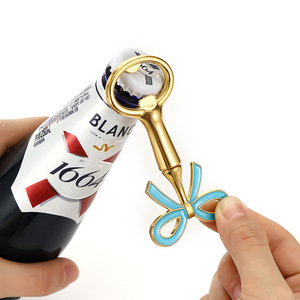 Llavero Multicolor de Aluminio con Forma de Cuerpo de Mujer Sexy, Mini Abrebotellas Portátil para Cerveza y Bebidas, Regalo para Hombres, Uso en Bares - Product Image 4
