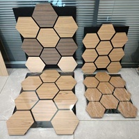 Nouveaux produits Autocollants muraux incurvés Diffuseur de fibres Panneaux muraux Autocollants Diffuseur de fibres Panneaux de bois hexagonaux muraux 3D