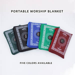 Tapis <span class=keywords><strong>de</strong></span> prière portable pliable imprimé HuaShanQi, boussole <span class=keywords><strong>de</strong></span> mosquée musulmane promotionnelle, imperméable et résistant à l'humidité - Product Image 2