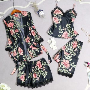 Nuevo conjunto de cuatro piezas de ropa de estar en casa, estilo europeo y americano, imitación de seda estampada, moderno y cómodo, con ribete de encaje. - Product Image 2