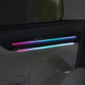 Lampe d'ambiance multifonctionnelle pour l'intérieur de voiture avec éclairage de sol, éclairage de porte et éclairage de porteuse de gobelet - Product Image 1