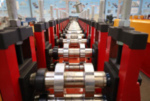 Máquina formadora de rollos de quilla de acero ligera personalizada <span class=keywords><strong>C</strong></span> U Omega Channel Making Machinery Máquina de alta velocidad - Product Image 4