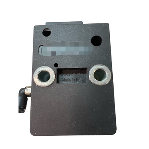 Plc <span class=keywords><strong>3</strong></span> 842 515 956气动分离器盖53884编程控制器 - Product Image 1