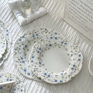 Juego de Platos de Cena con Estampado Floral Azul Europeo, Juego de <span class=keywords><strong>Tazas</strong></span> y Platos de Cerámica Retro Decorativos para Bodas y Eventos - Product Image 3