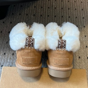 Botas de Invierno de Piel de Oveja de Diseño de Lujo, Ligeras y de Alta Calidad, Botas Cortas Estilo UGG con Suela Gruesa para Caminar - Product Image 5