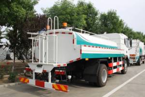 Réservoir d'<span class=keywords><strong>eau</strong></span> d'irrigation agricole d'une capacité de 30 000L Arroseur rotatif à 360 ° Moteur diesel à entraînement 4x2 pour l'arrosage des jardins agricoles - Product Image 3