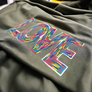 DIY 철 자수 패치 발렌타인 스포츠 축구 맞춤형 스팽글 패치 폭격기 재킷 배지 OEM 모델 번호 - Product Image 1