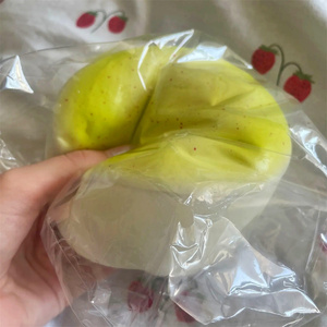 Juguete DIY de 5 pulgadas, modelo de pan de bizcocho vascuero de esponja suave y blandita, con forma redonda lenta, color verde Matcha, para decoración de escritorio - Product Image 5