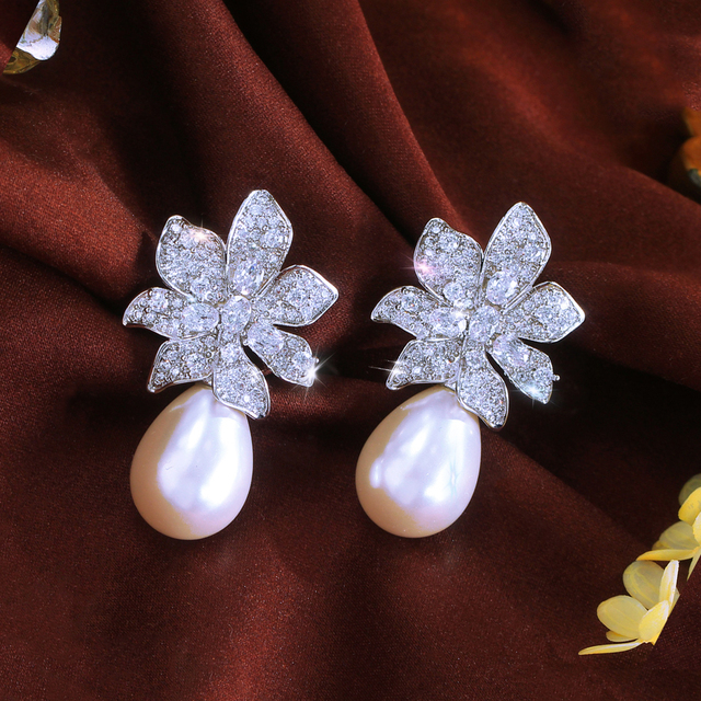Trendy Rhodium Plated CZ Bridal Jewelry Lovely Dangle Drop Pearl Earrings Wedding White Flower Earrings Jewelry for Women