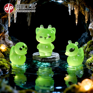 Figurine en résine Dp Alien Cat Duck, luminescente dans le noir, décoration miniature, ornement de bureau, artisanat en forme d'animal - Product Image 3