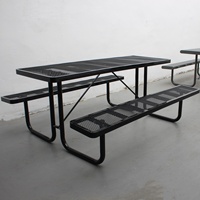 Meubles de patio de 6 pieds de long Gavin tables et chaises de pique-nique d'extérieur avec trou de parasol table de patio en acier enduit de poudre