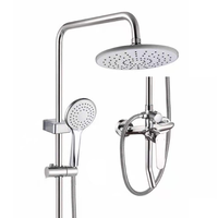 Ensemble de douche mural moderne et contemporain en laiton poli avec corps en céramique, mitigeur à poignée unique, jet de pluie et jets doux massants multi-usages