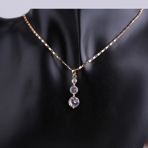 Nueva llegada nueva tendencia nuevos materiales mujeres Guangzhou proveedor pendientes collar proveedor joyería conjunto - Product Image 5