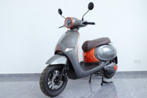 Scooter à 2 roues haute performance pour adultes, moto électrique rapide CKD 3000W YZ, scooter populaire et économique à grande vitesse YZ - Product Image 2