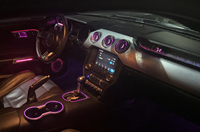 Kit d'éclairage d'ambiance dynamique étoilé pour Ford Mustang Coupé S550 15-22, comprenant un anneau lumineux pour la grille d'aération intérieure et une bande lumineuse pour le tableau de bord