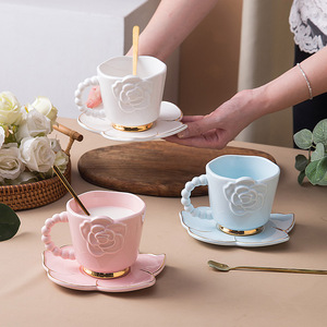 Ensemble de tasses à thé et à café en porcelaine 3D Rose Creative Design 280 ml avec plateau, cuillère dorée, compatible micro-ondes et lave-vaisselle - Product Image 2