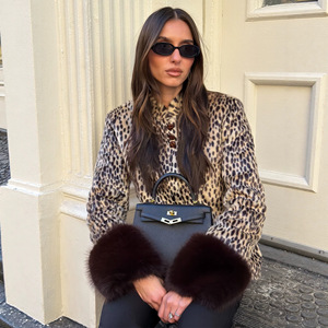 Nuovo <span class=keywords><strong>Cappotto</strong></span> da <span class=keywords><strong>Donna</strong></span> Premaman Slim 2026 in Finta <span class=keywords><strong>Pelliccia</strong></span> <span class=keywords><strong>di</strong></span> Cavallo Stile Europeo-Americano <span class=keywords><strong>con</strong></span> <span class=keywords><strong>Collo</strong></span> Alto e Dettagli a Contrasto, Modello Transfrontaliero che Valorizza la Silhouette - Product Image 3