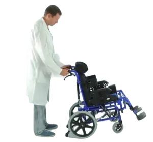 <span class=keywords><strong>Fauteuil</strong></span> <span class=keywords><strong>roulant</strong></span> pliable, léger et réglable, fournitures médicales d'usine bon marché, <span class=keywords><strong>prix</strong></span> pour la fatigue cervicale des enfants avec planche à repas - Product Image 3