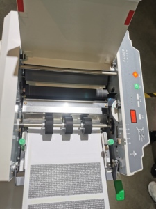 Máquina Plegadora de Cartas Automática Tamaño Carta A4, Máquina Plegadora de Cartas Secreta a Presión, Venta al por Mayor de Fábrica SG-RD201 - Product Image 4