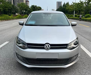 Volkswagen <span class=keywords><strong>Polo</strong></span> <span class=keywords><strong>2013</strong></span> Modello 1.4L Versione Comfort Manuale al Prezzo Più Vantaggioso - Product Image 2