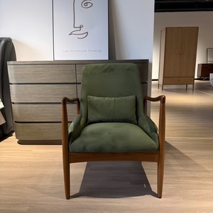 <span class=keywords><strong>Fauteuil</strong></span> en bois massif artisanal avec velours <span class=keywords><strong>vert</strong></span> olive luxueux, chaise <span class=keywords><strong>d</strong></span>'appoint intemporelle de style mid-century pour coin lecture, salon - Product Image 1