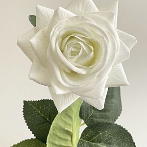 Bouquet de roses artificielles de haute qualité en gros - Plusieurs couleurs pour la décoration de la maison, des fêtes, des mariages, de Pâques, de la fête des mères, d'Halloween - Product Image 1
