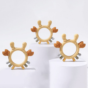Cartone animato a forma di granchio bambino <span class=keywords><strong>massaggiagengive</strong></span> giocattolo sensoriale anello dentizione in <span class=keywords><strong>Silicone</strong></span> che afferra la dentizione giocattolo per il massaggio lenitivo - Product Image 2