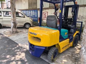 Haute qualité utilisé Komatsu 30 Diesel chariot élévateur Offre Spéciale manutention hydraulique entrepôt conteneur moteur de levage bon prix - Product Image 6