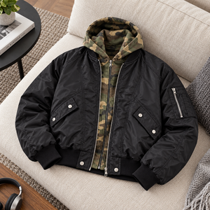 Giacca Bomber Invernale da Uomo Personalizzata con Cappuccio, Stile Camouflage Finto Due Pezzi, Trendy, Ampia, Pesante, con Zip, Streetwear - Product Image 1