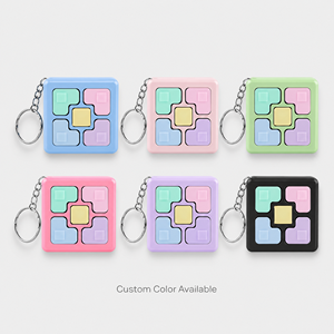 Cube <span class=keywords><strong>de</strong></span> jeu <span class=keywords><strong>mémoire</strong></span> LED clignotant personnalisé avec logo OEM, jouet électronique portable d'entraînement cérébral, porte-clés <span class=keywords><strong>pour</strong></span> enfants et <span class=keywords><strong>adultes</strong></span> - Product Image 2