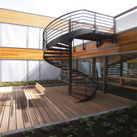 Escalier en colimaçon extérieur moderne 2026 résistant aux intempéries, conception de plan de configuration pour escalier en colimaçon blanc extérieur