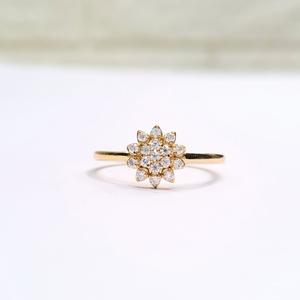 SHIVPATH Elegante Anillo de Plata de Ley 925 con Moissanita, Diseño Floral en Racimo, Estilo Punk, Engaste de Canal, Pétalos Deslumbrantes, Múltiples Diseños - Product Image 1