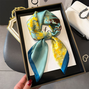 <span class=keywords><strong>Elegante</strong></span> <span class=keywords><strong>Foulard</strong></span> in Seta Beige con Motivi e Bordo <span class=keywords><strong>Nero</strong></span> per Donne, Lussuoso Fazzoletto Quadrato in Raso per Capelli e Collo - Product Image 4