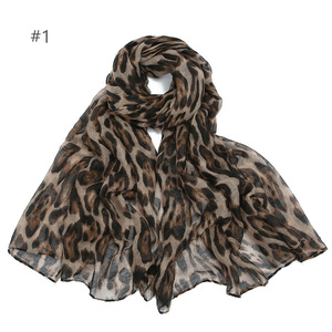 Pañuelo plano de lana para mujer, estilo Baotou, con estampado clásico de leopardo, protección solar, para viajes transfronterizos, de hilo de Bali, para el cabello - Product Image 3