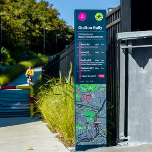 Señalización de Poste Exterior Personalizada, Señalización Direccional, Señalización de Poste Independiente - Product Image 2