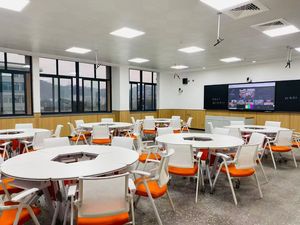 โต๊ะไม้ฝึกพับได้ทันสมัยมีขาเฟอร์นิเจอร์ใช้ในเชิงพาณิชย์ทนทานและพกพาได้ - Product Image 6