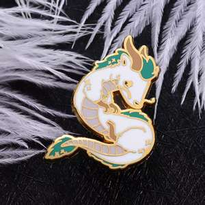 Insignia de Metal de dragón divertido de dibujos animados, personaje de <span class=keywords><strong>Mulan</strong></span>, Pin de esmalte suave de aceite de gota de venta al por mayor - Product Image 4