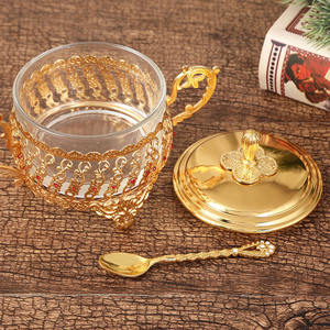 Exquisitos tarros de metal para condimentos de estilo europeo para el hogar, exquisitos tarros de azúcar de vidrio transparente con diseño hueco. - Product Image 4