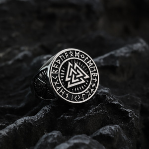 Hochwertige Wikinger Vintage Thor Hammer <span class=keywords><strong>Ring</strong></span> Edelstahl Nordic <span class=keywords><strong>Wolf</strong></span> Kopf Anhänger Religiöse Männer Zubehör - Product Image 6