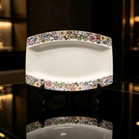 Ensemble de vaisselle en porcelaine personnalisée en gros, service de table de luxe en porcelaine fine, assiettes en céramique de luxe à bord doré, vente en gros directe usine
