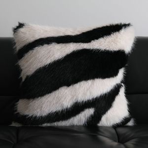 Housse de coussin décorative en <span class=keywords><strong>fausse</strong></span> <span class=keywords><strong>fourrure</strong></span> style Ins, rayures simples noires et blanches, pour canapé et salon - Product Image 2