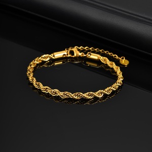 Bracelet chaîne torsadée minimaliste unisexe en acier inoxydable, étanche et anti-décoloration, bijou tendance pour le quotidien et la mode urbaine - Product Image 3