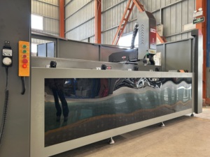 Machine de perçage et de fraisage CNC haute performance pour profilés en aluminium, destinée aux portes en aluminium et à la transformation - Product Image 3