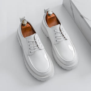 รองเท้าหนังแท้ผู้ชายสไตล์อังกฤษ กันน้ำ ปิดนิ้วเท้า แบบอ็อกซ์ฟอร์ด ทำมือ สำหรับงานแต่งงาน ธุรกิจ ลำลอง กันลื่น พร้อมสายรัดหัวเข็มขัด - Product Image 2