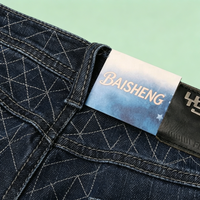 Étiquettes de vêtements personnalisées en papier premium plié, avec dégradé bleu et dorure à chaud, motifs pour jeans et vêtements
