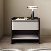 Table de chevet en cuir italien cousu, bois massif, design moderne, avec revêtement en feutre, sans poignée